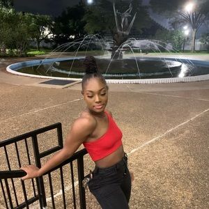 Meet your Posher, Mikala